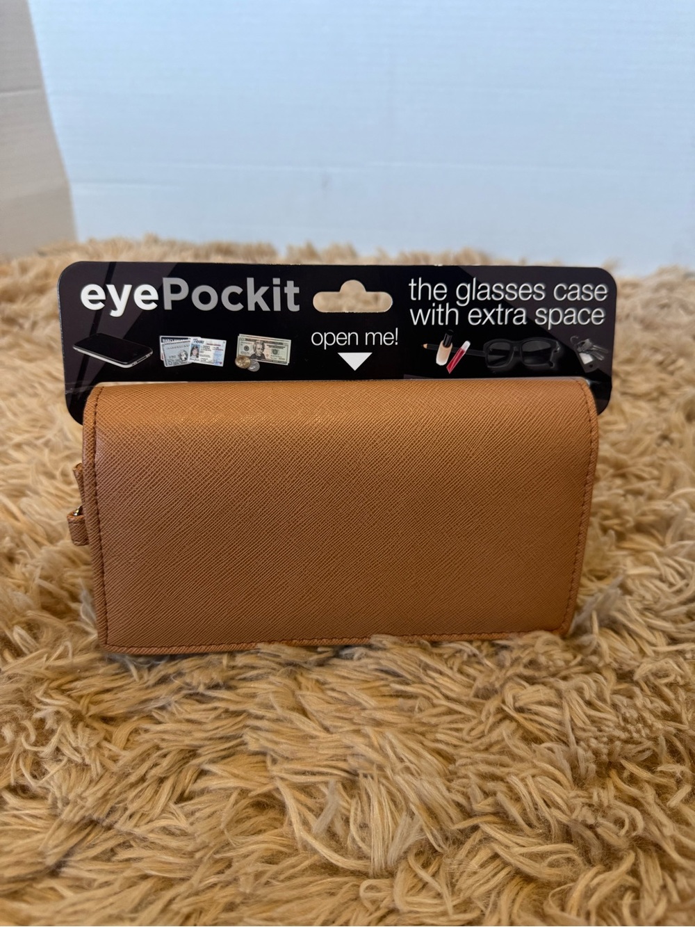 Women's Tan Eyeglass/phone Case wallet clutch